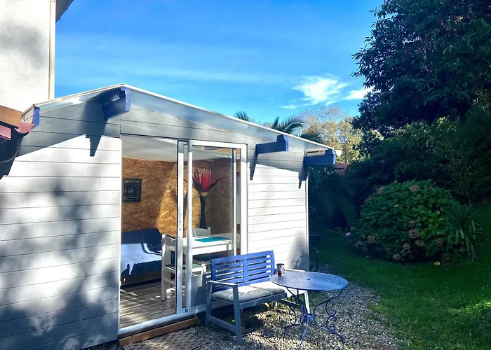 Indépendant Au Calme à